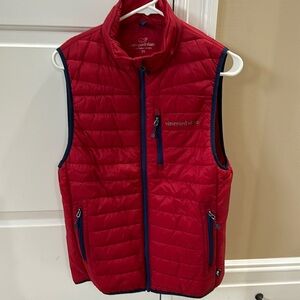 Men’s red XS lightweight vineyard vines puffer vest!
